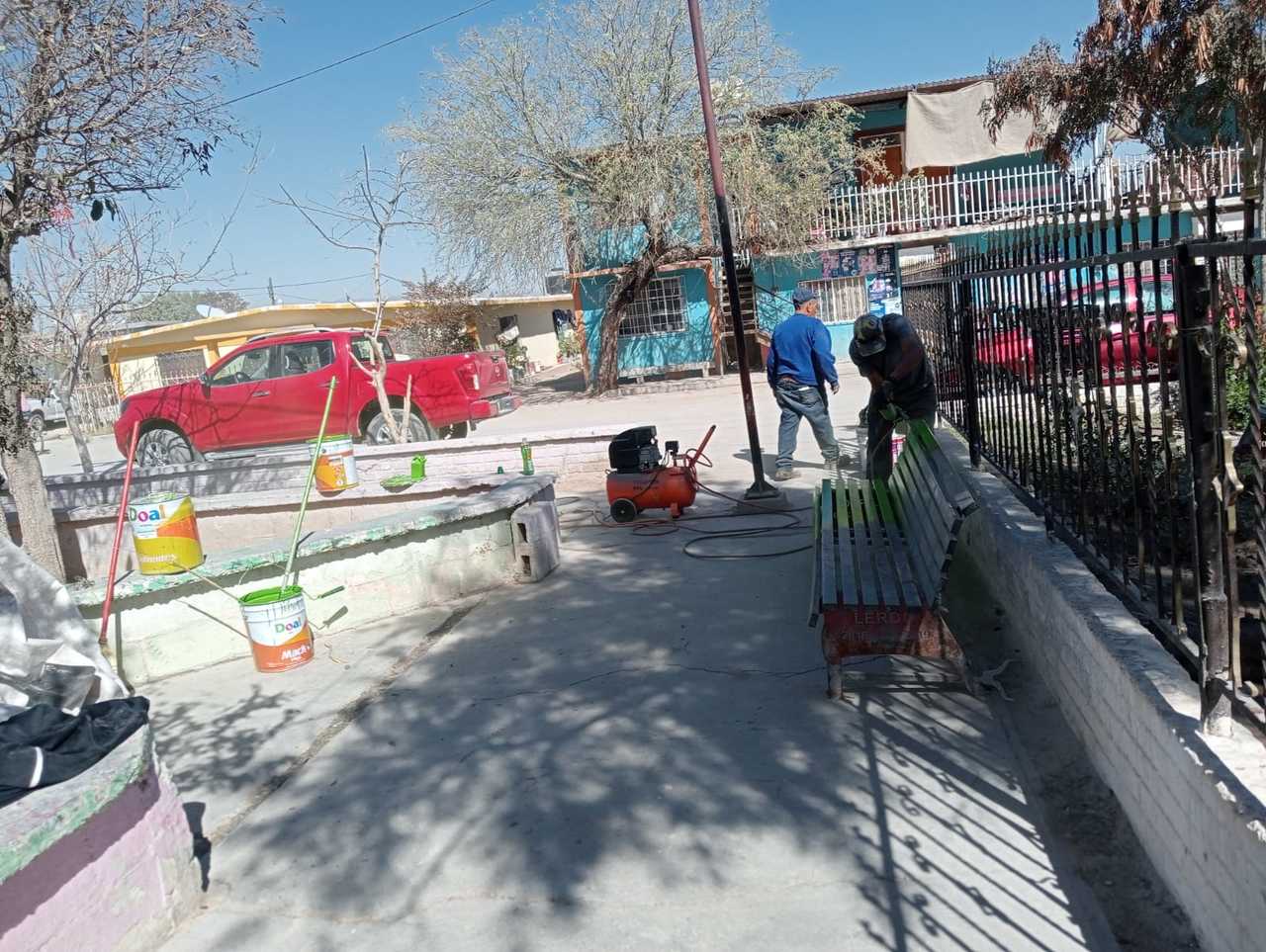 Dan mantenimiento a plaza de Sapioriz. Noticias en tiempo real
