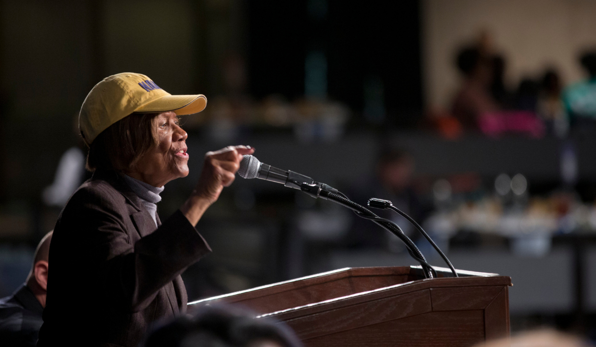 Fallece Hazel Dukes, líder de la NAACP y defensora de derechos civiles en Nueva York. Noticias en tiempo real