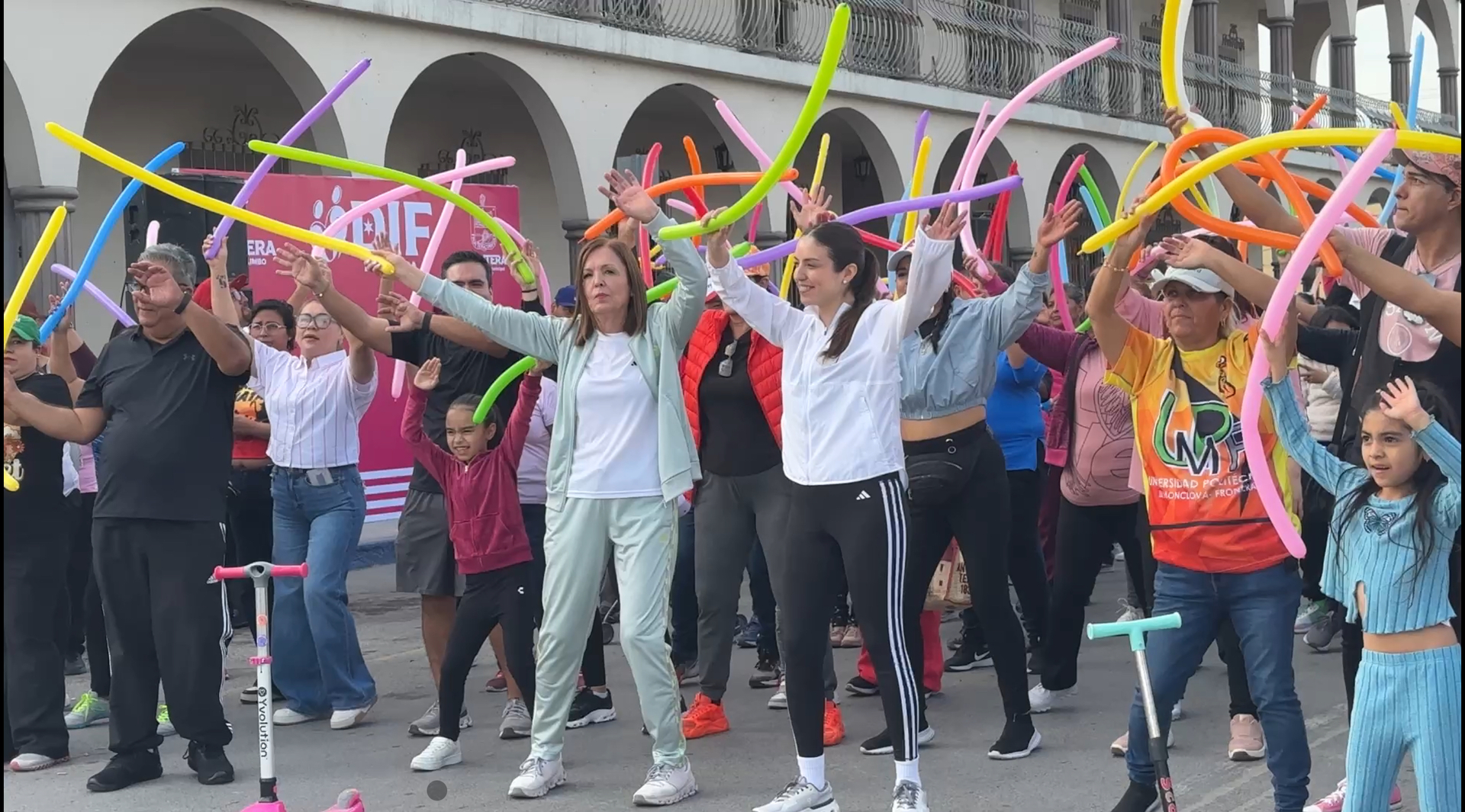 Frontera impulsa a emprendedores en celebración del Día de la Familia . Noticias en tiempo real