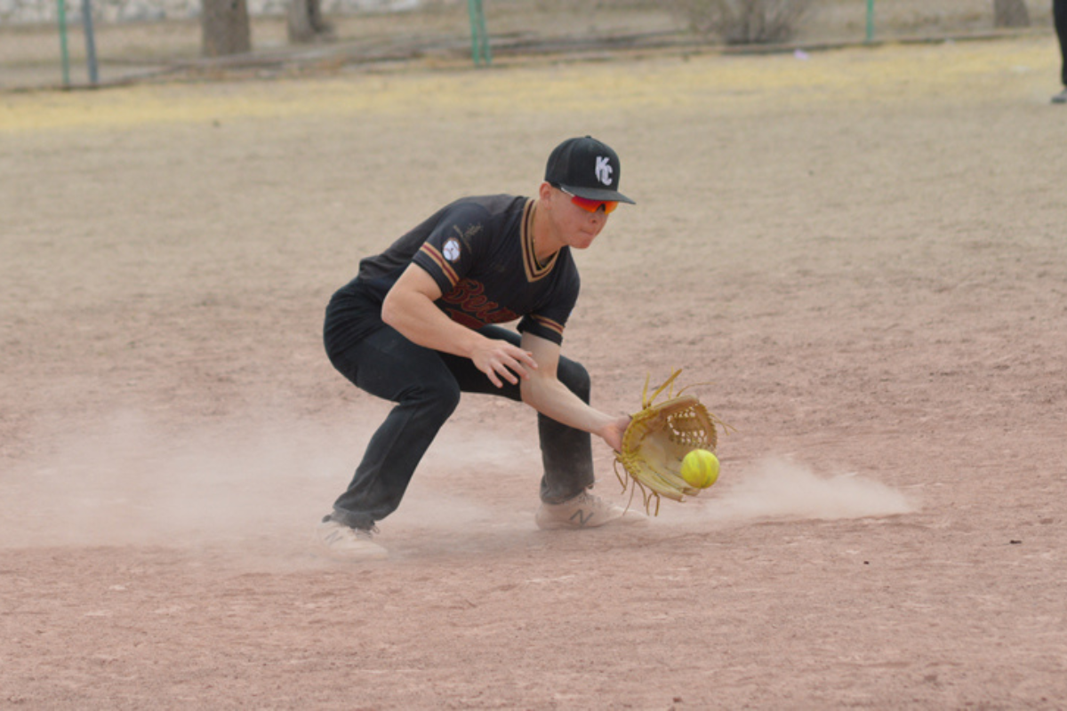 Liga de Softbol Industrial y Comercial vive intensa recta final. Noticias en tiempo real