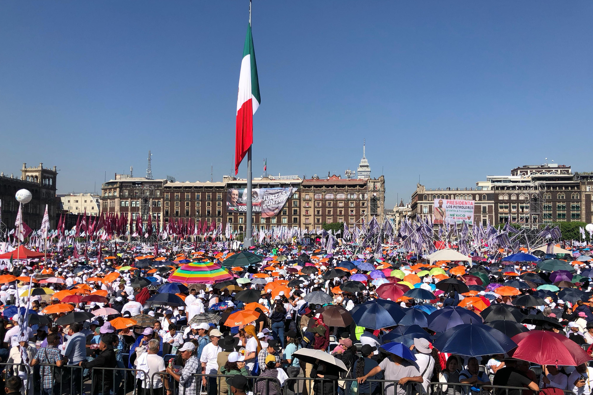 En vivo: Claudia Sheinbaum ofrece mensaje en el Zócalo tras exención parcial de aranceles . Noticias en tiempo real