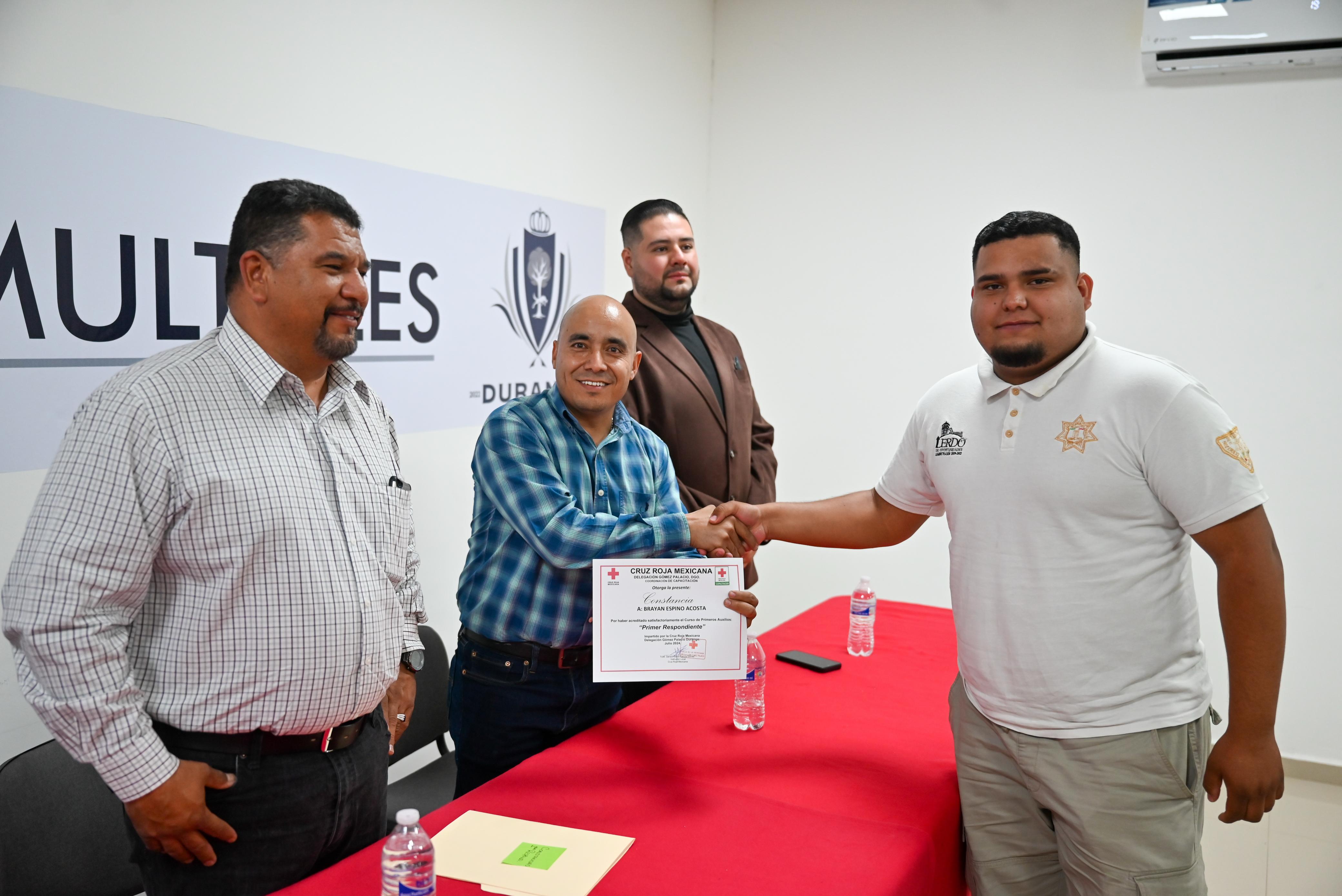 Entregan certificados a elementos de Tránsito y Vialidad por curso de primeros respondientes. Noticias en tiempo real