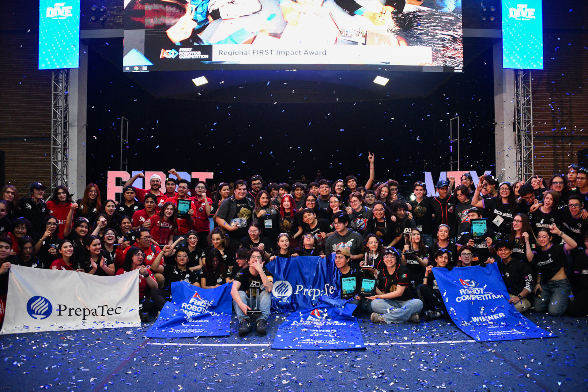 Estudiantes de PrepaTec Laguna llegan a Houston para competir en mundial de robótica FIRST. Noticias en tiempo real