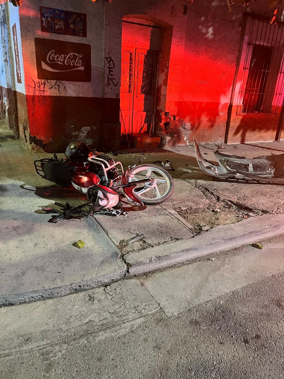 Se registra choque de madrugada entre un motociclista y un auto particular en Gómez Palacio . Noticias en tiempo real