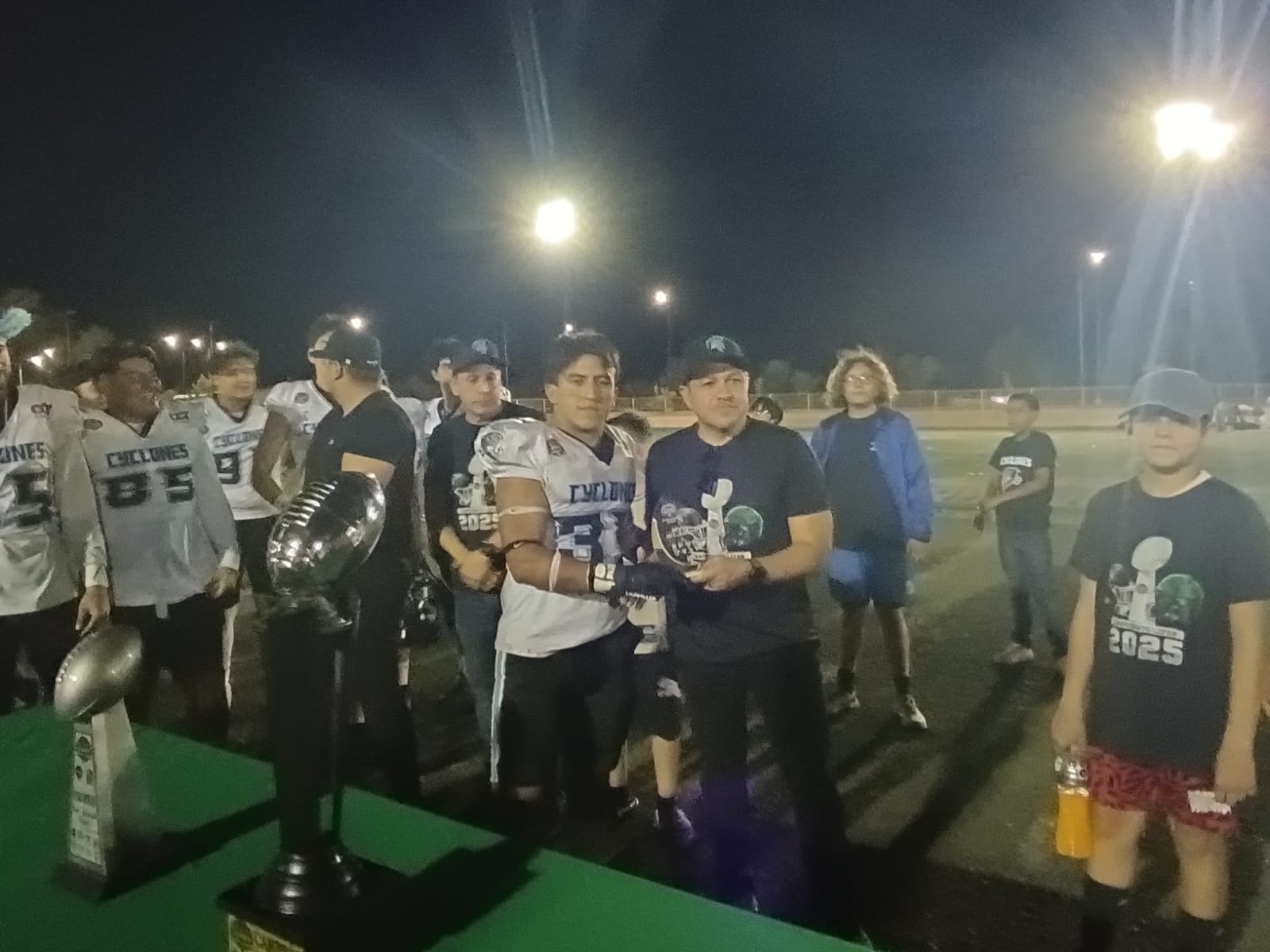 Los Cyclones TRC vuelven a coronarse en la Liga Estudiantil de Futbol Americano Norte. Noticias en tiempo real