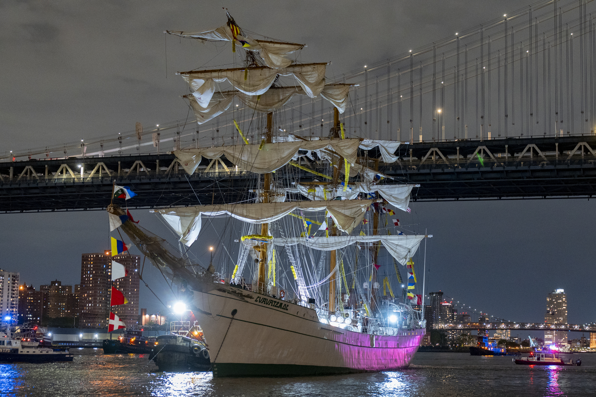 Unos 180 cadetes del Buque Cuauhtémoc regresan tras choque con puente de Brooklyn. Noticias en tiempo real