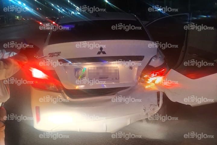 Auto deportivo provoca fuerte accidente en Gómez Palacio y se da a la fuga . Noticias en tiempo real