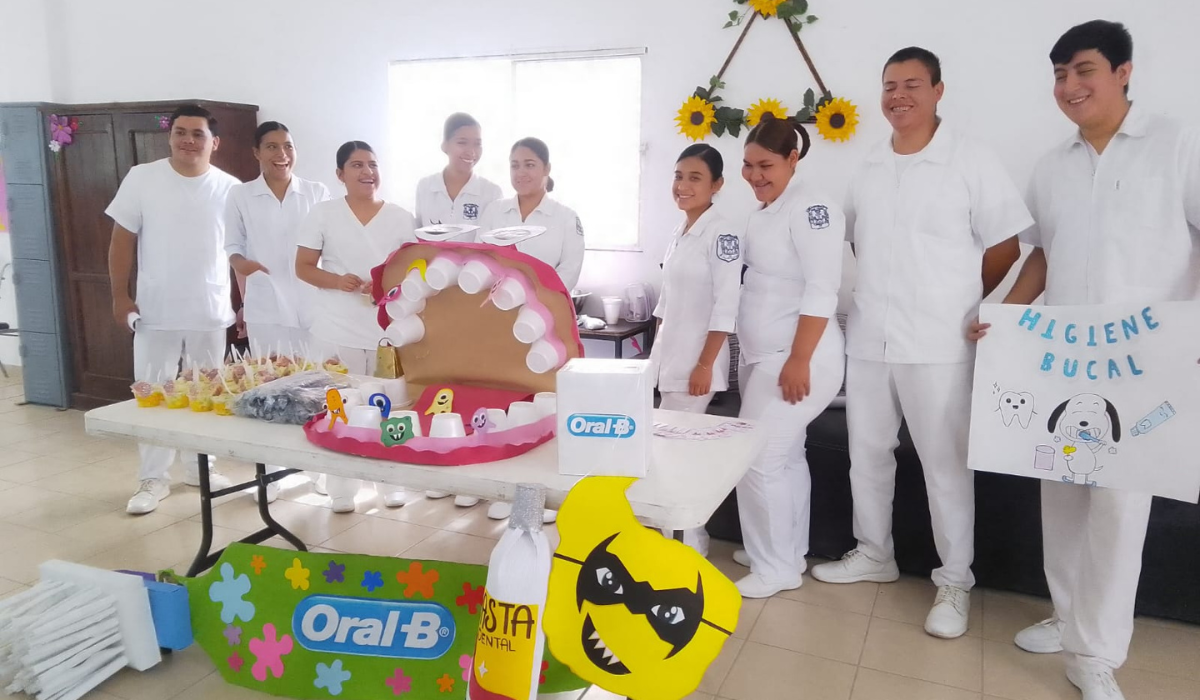 Ofrecen plática de salud bucal a adultos mayores de San Pedro. Noticias en tiempo real