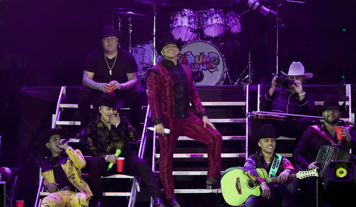 Grupo Firme cancela concierto en EEUU por problemas con sus visas. Noticias en tiempo real