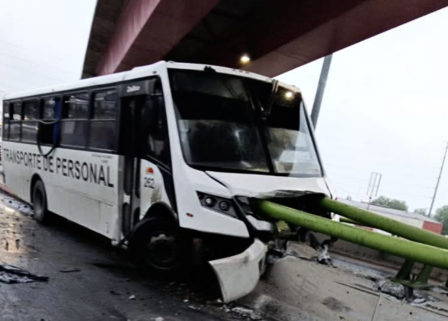 Conductor dormita al volante y choca; hay 11 lesionados . Noticias en tiempo real