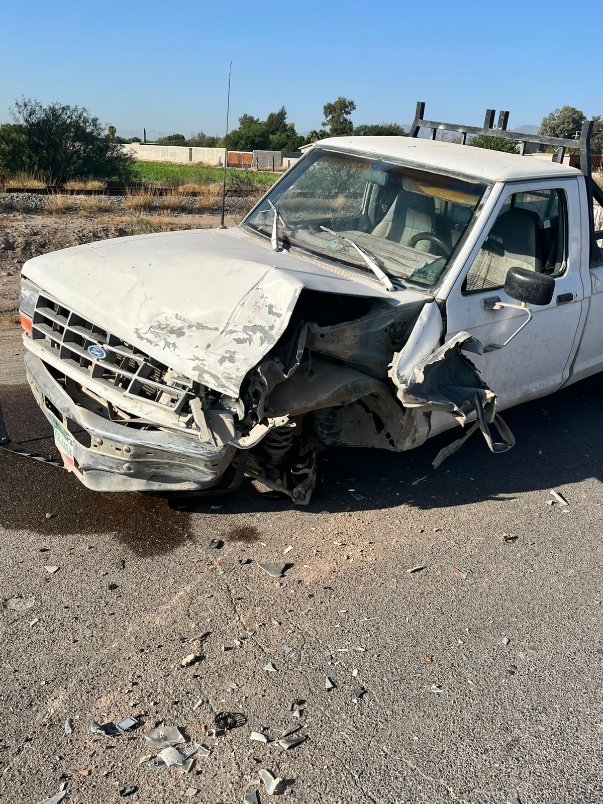 Camionetas chocan de frente en el ejido Dinamita de Gómez Palacio. Noticias en tiempo real