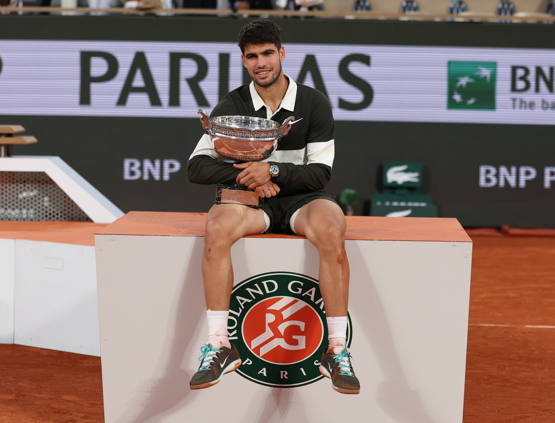 Carlos Alcaraz gana a Jannik Sinner en la final más larga de la historia de Roland Garros. Noticias en tiempo real