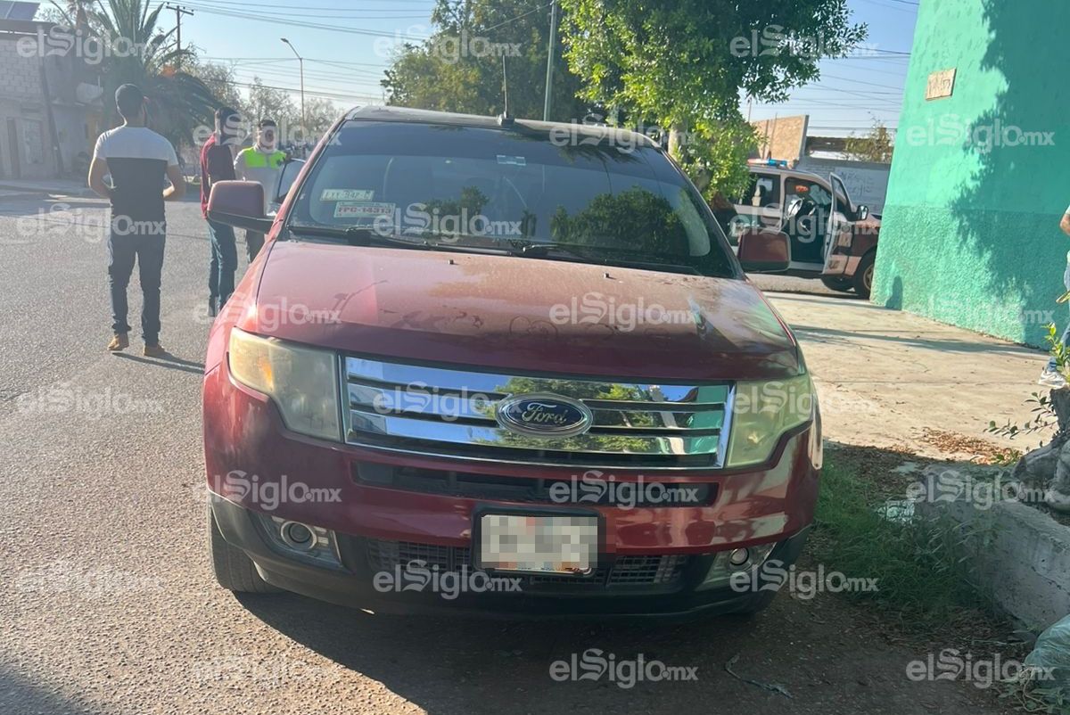 Conductor ebrio choca con dos autos estacionados en Gómez Palacio. Noticias en tiempo real