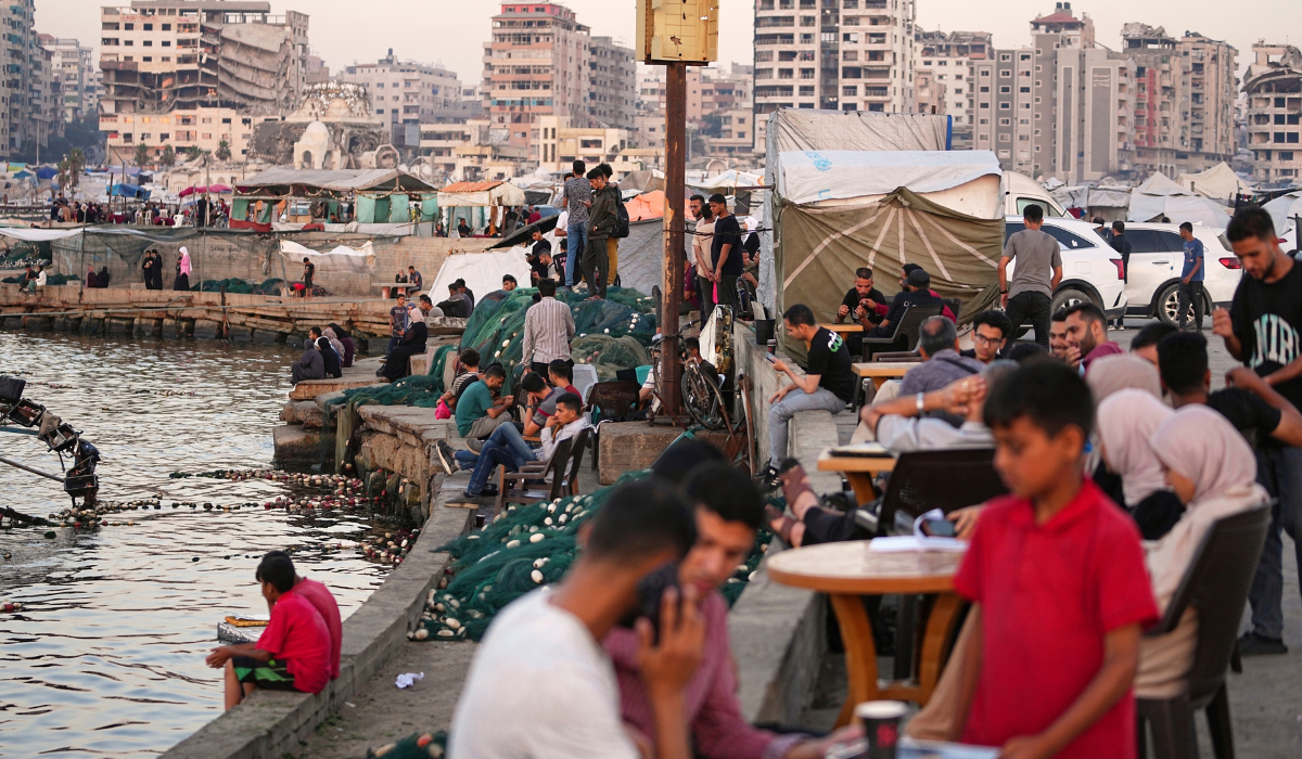Ataques israelíes en Gaza dejan 20 muertos; miles de palestinos buscan alimentos. Noticias en tiempo real