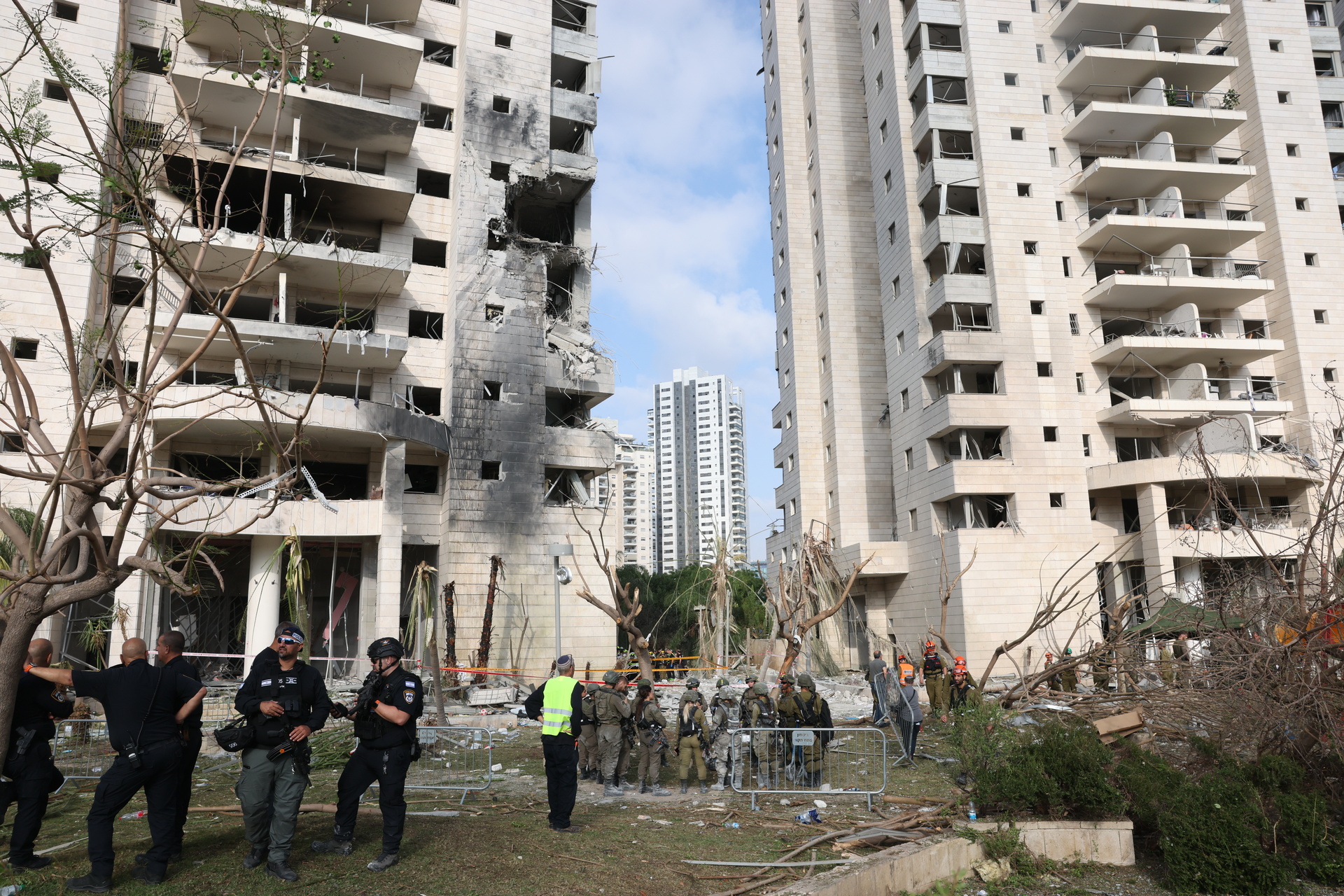 Tres muertos y al menos 67 heridos en nueva oleada de ataques de Irán contra Israel. Noticias en tiempo real