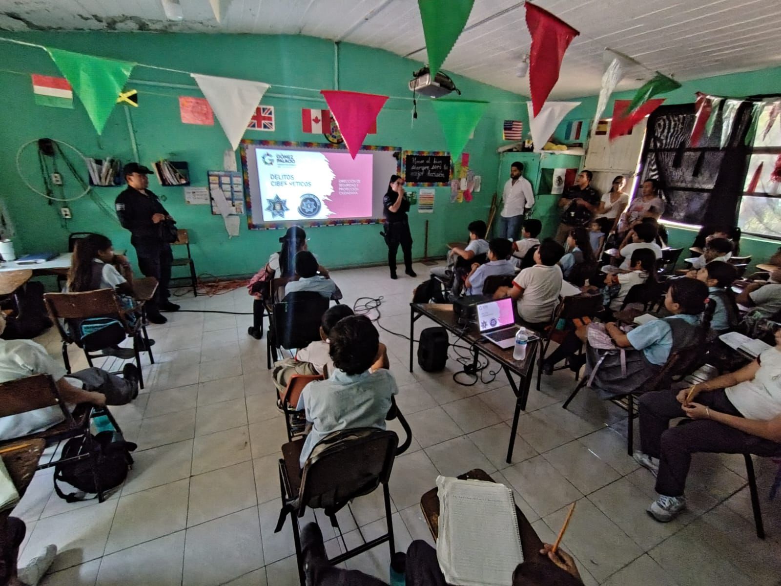 Imparten plática sobre ciberacoso a alumnos de primaria en Gómez Palacio. Noticias en tiempo real