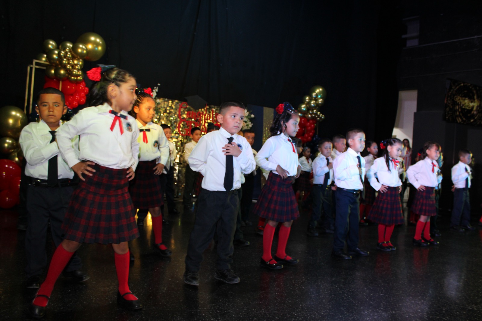Se gradúan 40 niños del preescolar Manuel Cervantes Imaz, de San Pedro. Noticias en tiempo real