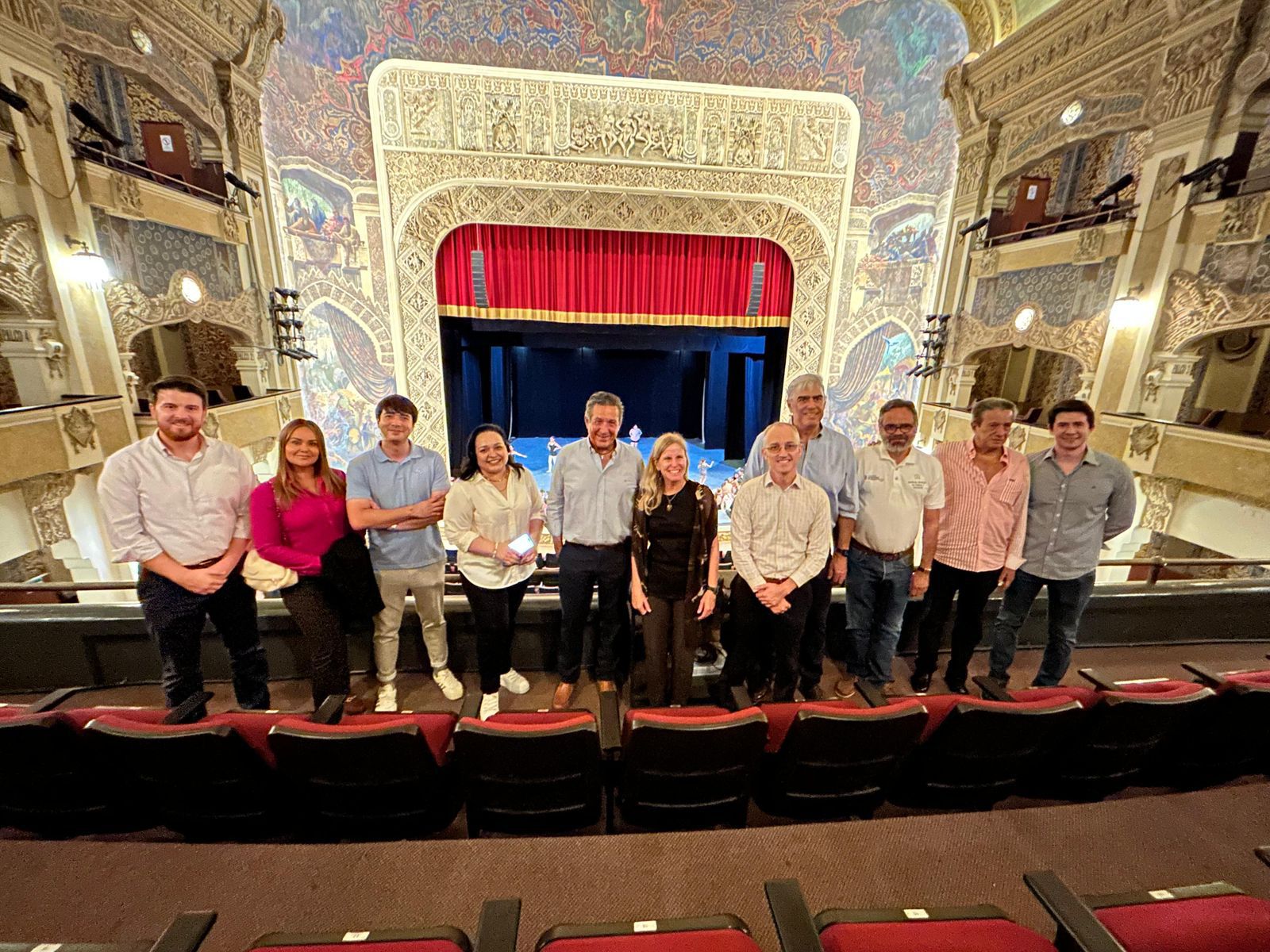 Melissa A. Bishop, cónsul de Estados Unidos, visitó el Teatro Isauro Martínez. Noticias en tiempo real
