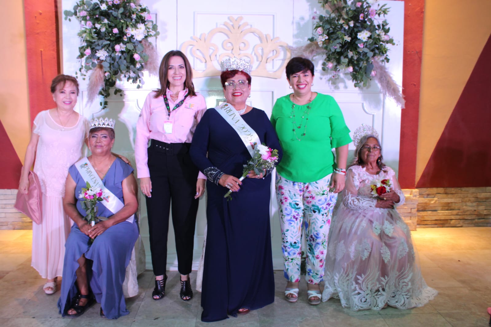 Coronan a reina de los Adultos Mayores 2025 en San Pedro. Noticias en tiempo real