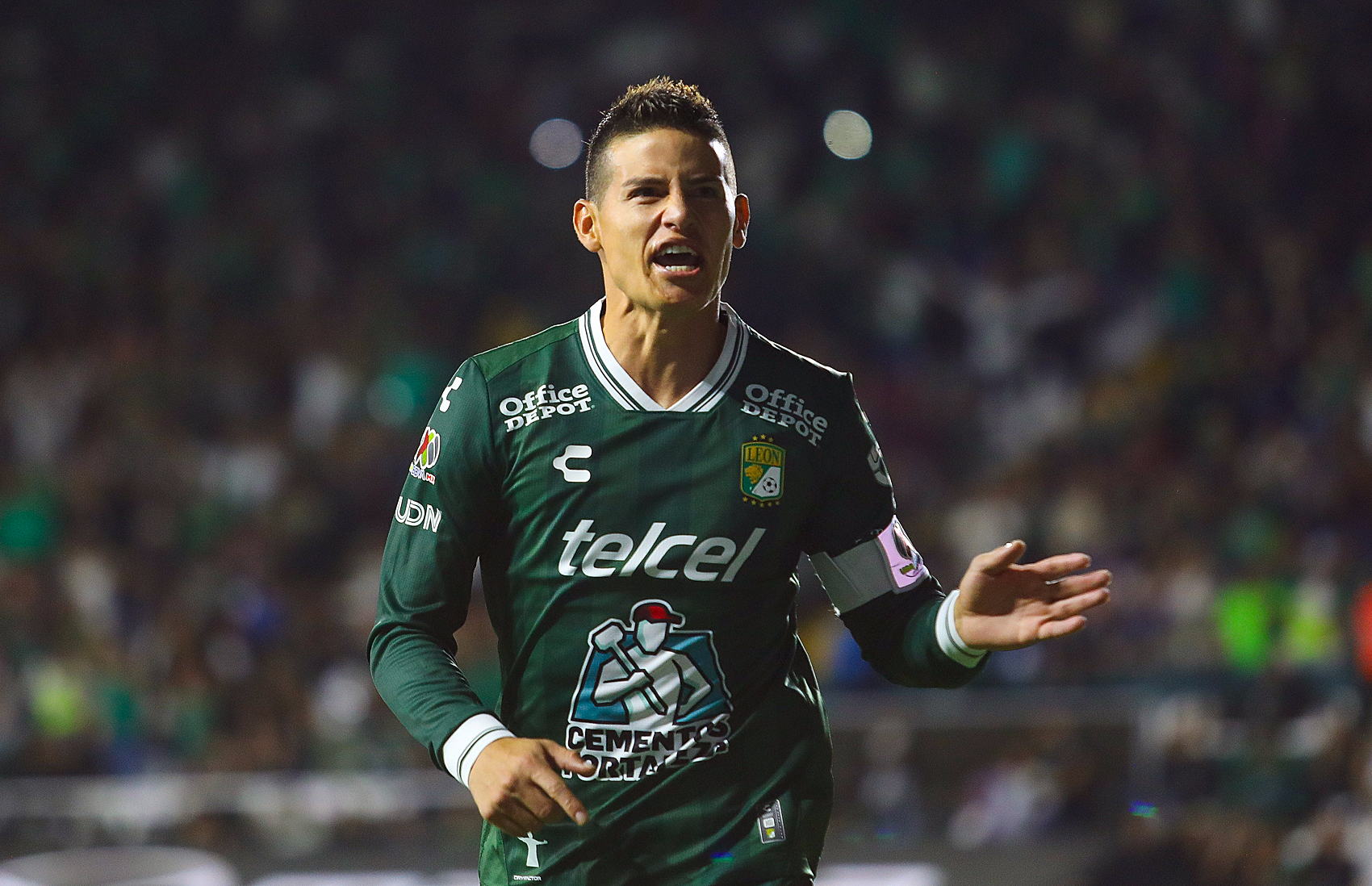 Con gol de James Rodríguez, León vence a las Chivas. Noticias en tiempo real