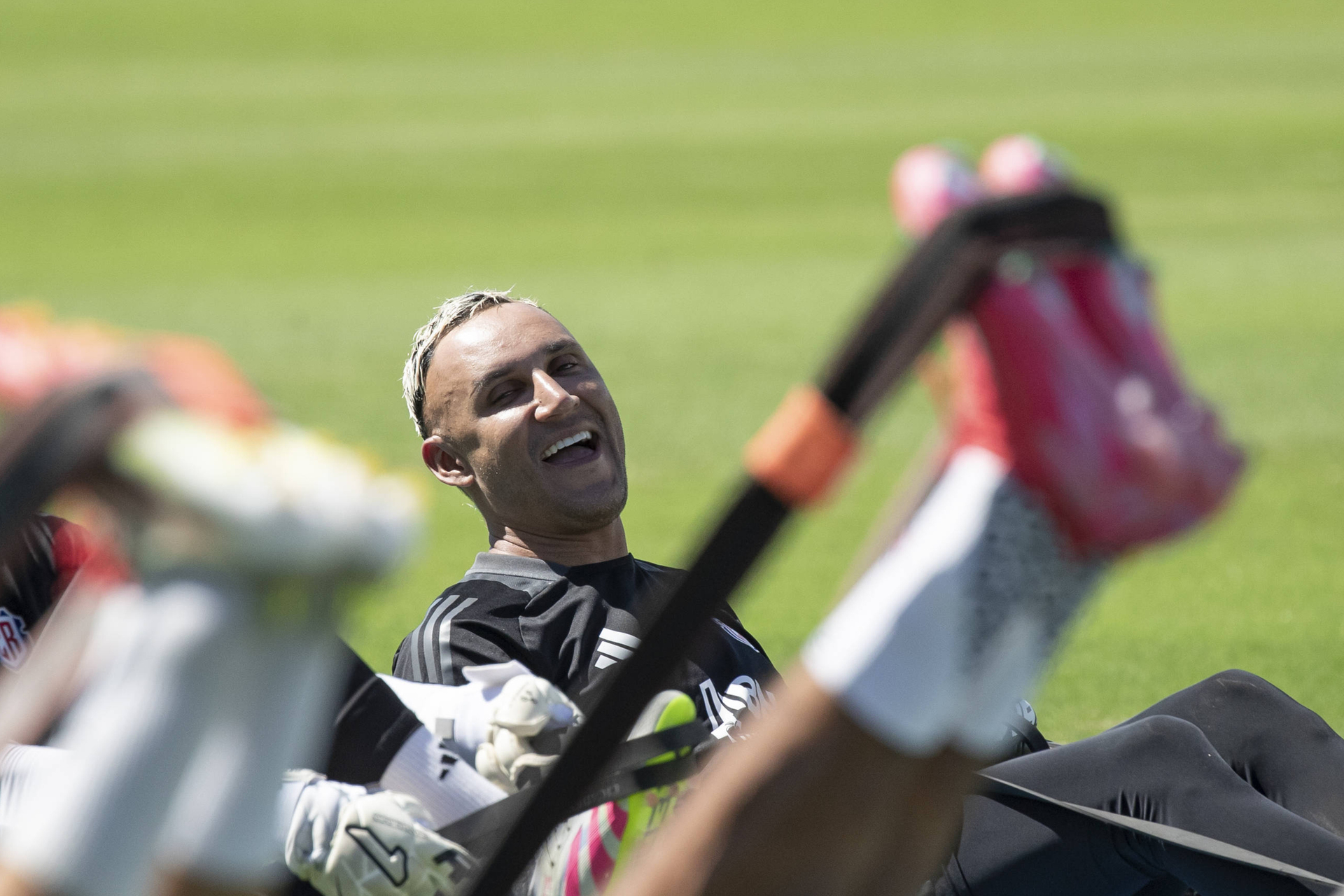 Keylor Navas aterriza en Ciudad de México para reforzar su llegada a la Liga MX. Noticias en tiempo real