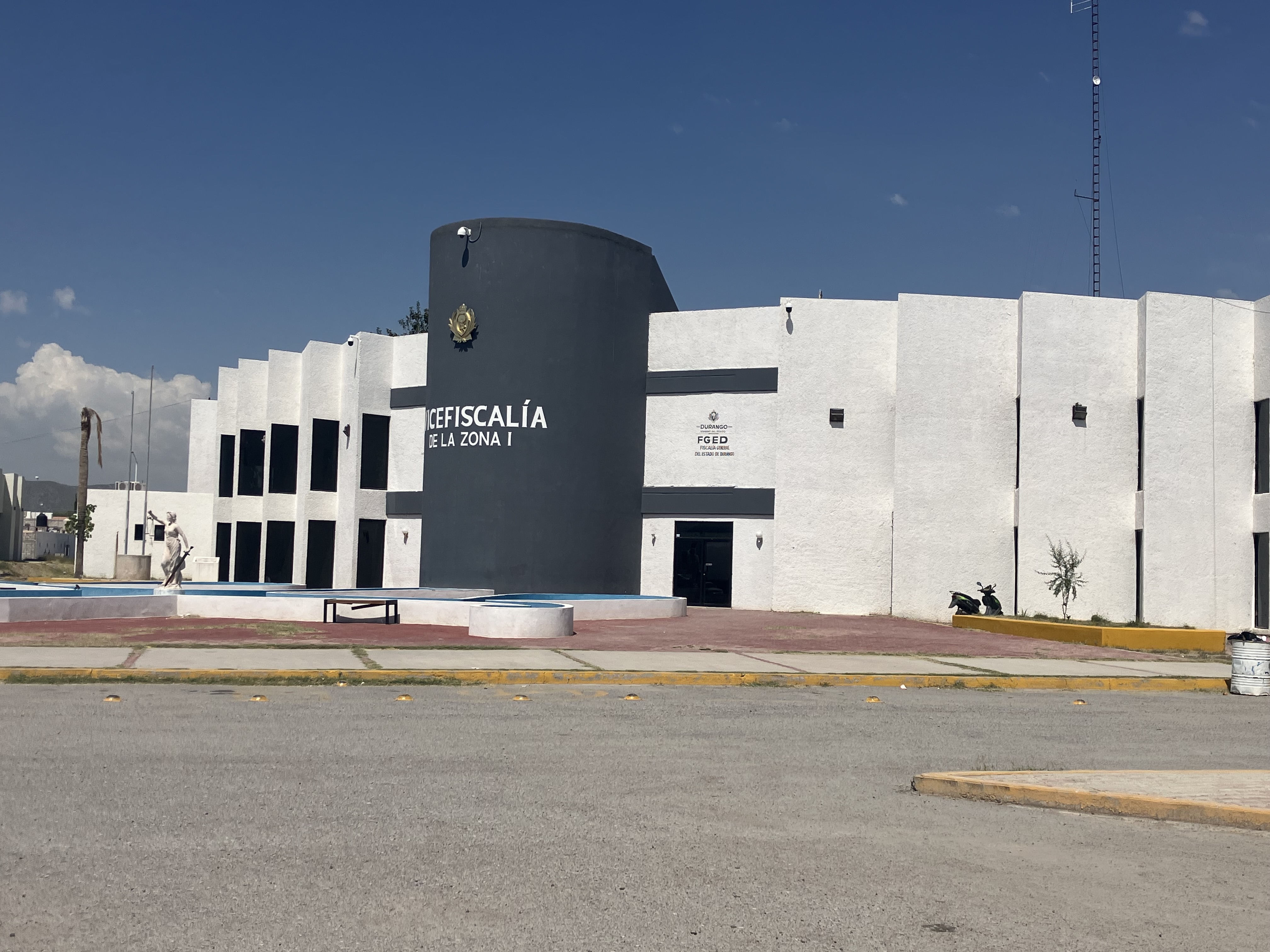 Roban 39 mil pesos de un negocio en Gómez Palacio . Noticias en tiempo real