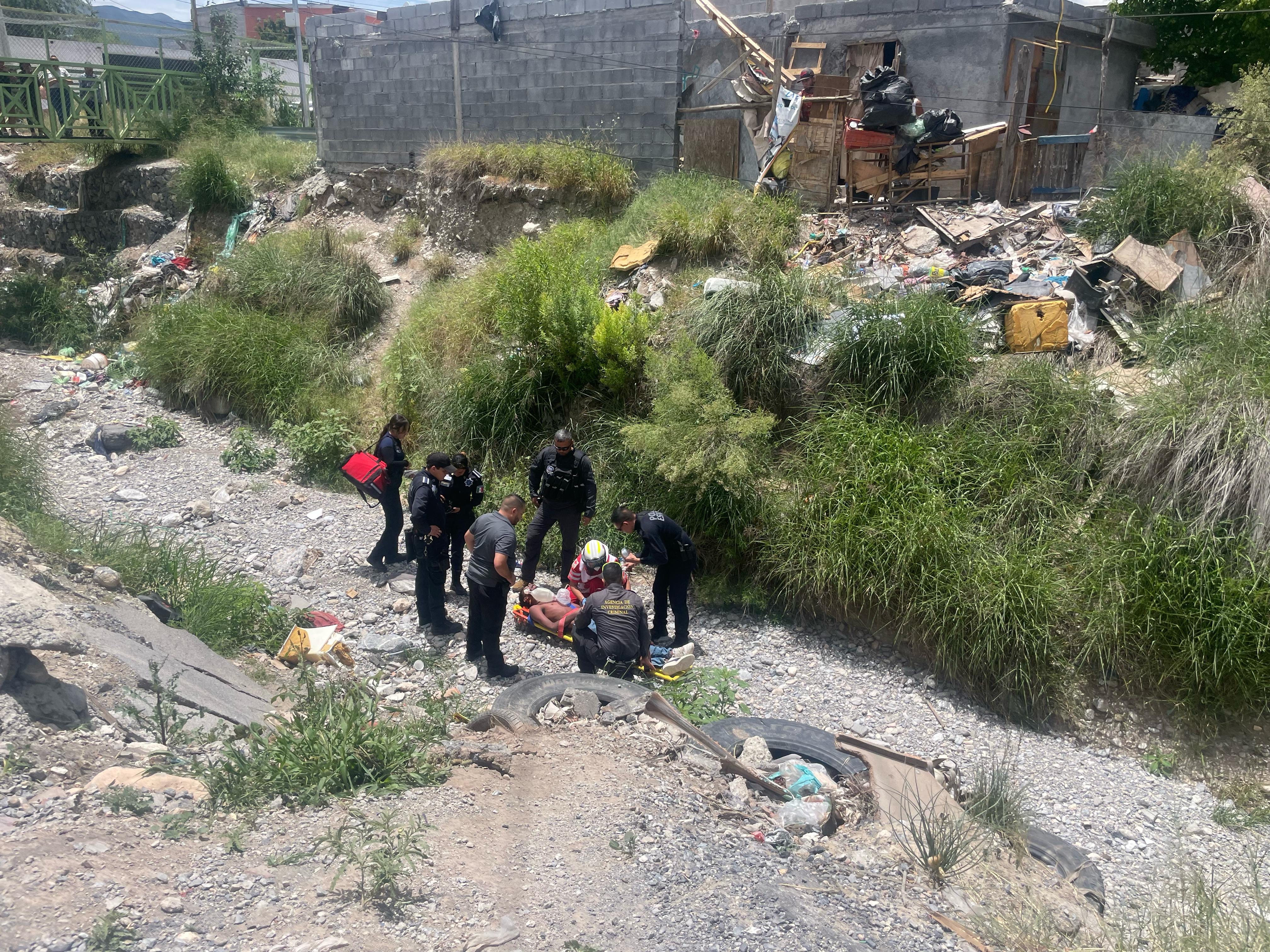 Muere hombre que fue rescatado en Saltillo de un arroyo; presentaba larvas y estaba intoxicado . Noticias en tiempo real