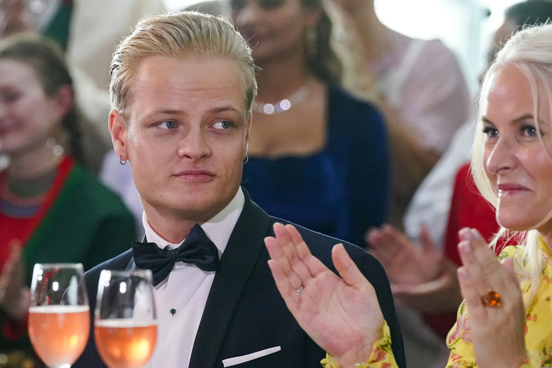 Hijo de la princesa heredera de Noruega es acusado de varios cargos. Noticias en tiempo real