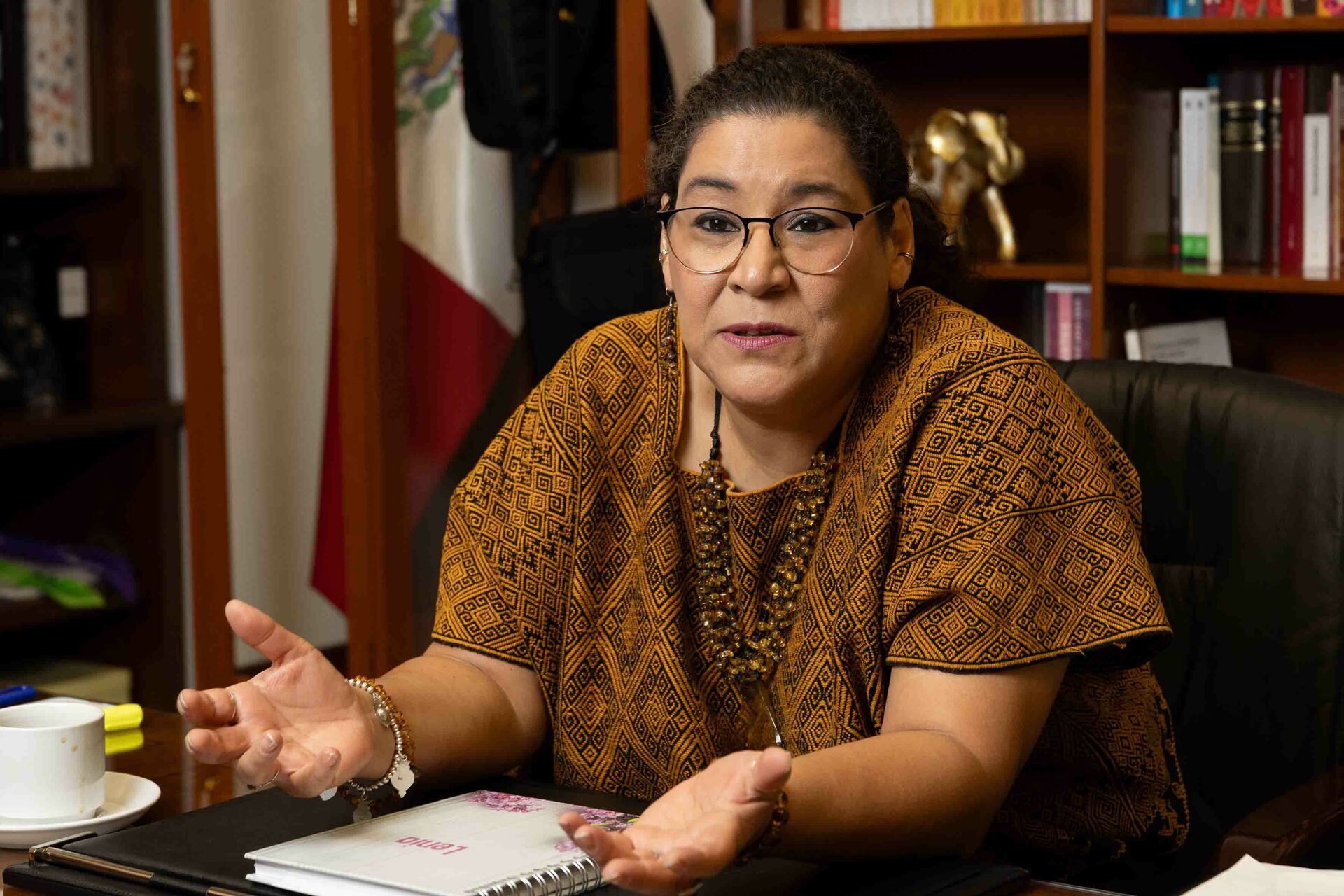 Lenia Batres se lanza contra el 