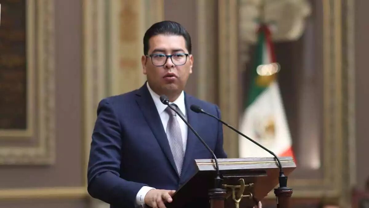 Senador priista Néstor Camarillo se integra a bancada de MC en el Senado. Noticias en tiempo real