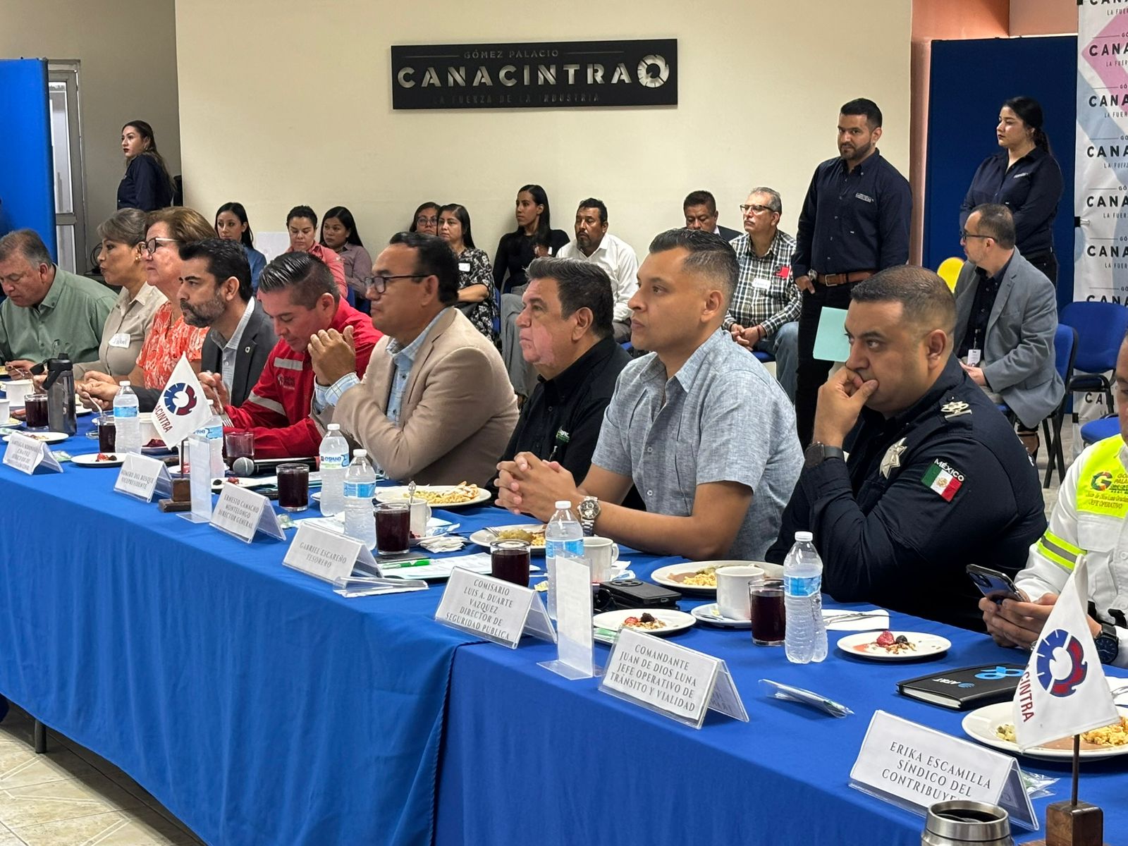 Canacintra Gómez Palacio entrega reconocimientos en su Desayuno Empresarial. Noticias en tiempo real